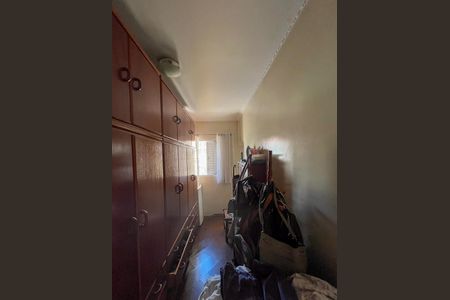 Closet da suíte 1 de casa à venda com 4 quartos, 320m² em Vila Brasilina, São Paulo