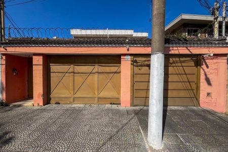 Fachada de casa à venda com 4 quartos, 320m² em Vila Brasilina, São Paulo