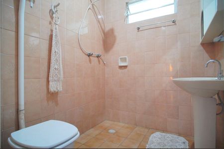 Casa à venda com 200m², 4 quartos e 2 vagasBanheiro 2