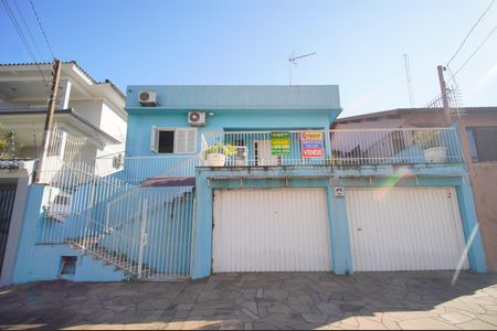 Casa à venda com 200m², 4 quartos e 2 vagasFachada