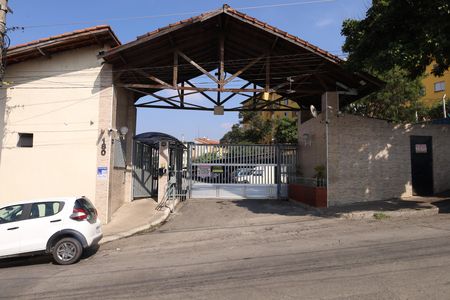 Apartamento para alugar com 40m², 2 quartos e 1 vagaFachada do condomínio - Placa instalada na fachada do condomínio - Código da placa: YEEJ-436