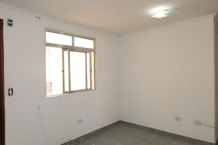 Sala de apartamento para alugar com 2 quartos, 40m² em Conjunto Habitacional Fazenda do Carmo, São Paulo