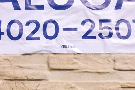 Apartamento para alugar com 40m², 2 quartos e 1 vagaPlaca instalada na fachada do condomínio - Código da placa: YEEJ-436
