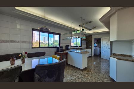 Apartamento à venda com 202m², 4 quartos e 5 vagas