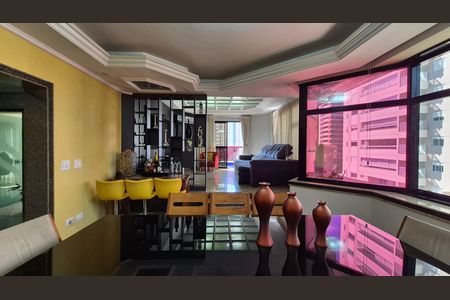 Apartamento à venda com 202m², 4 quartos e 5 vagas