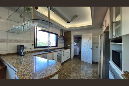 Apartamento à venda com 202m², 4 quartos e 5 vagas
