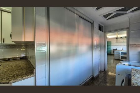 Apartamento à venda com 202m², 4 quartos e 5 vagas