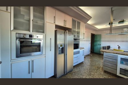 Apartamento à venda com 202m², 4 quartos e 5 vagas