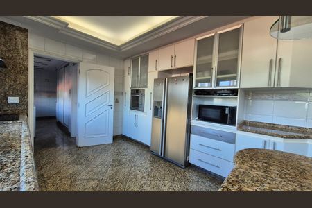 Apartamento à venda com 202m², 4 quartos e 5 vagas