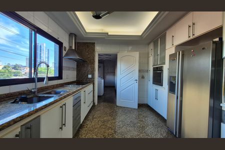 Apartamento à venda com 202m², 4 quartos e 5 vagas