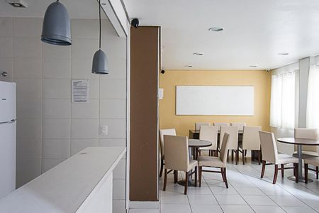 Apartamento para alugar com 55m², 2 quartos e 1 vaga Apartamento para alugar com 55m², 2 quartos e 1 vagaÁrea comum - Salão de festas
