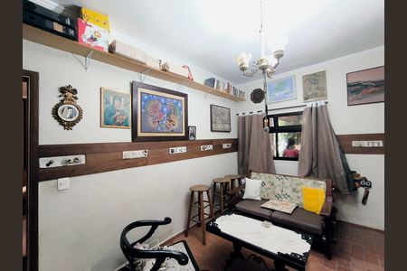 Casa à venda com 381m², 3 quartos e 3 vagas Casa à venda com 381m², 3 quartos e 3 vagasEscritório