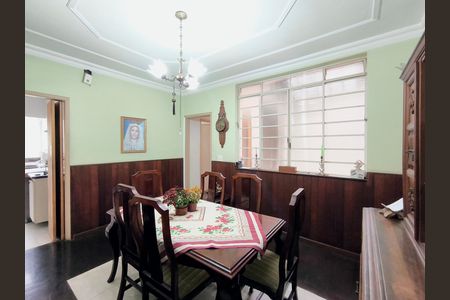 Casa à venda com 381m², 3 quartos e 3 vagas Casa à venda com 381m², 3 quartos e 3 vagasSala de Jantar