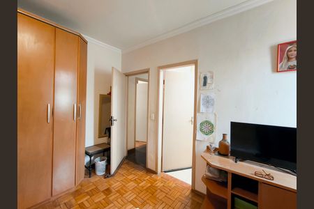 Casa à venda com 381m², 3 quartos e 3 vagas Casa à venda com 381m², 3 quartos e 3 vagasQuarto 1 - Suíte