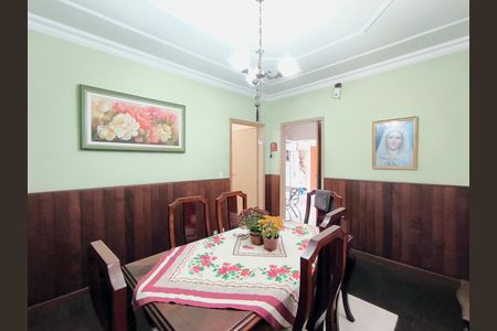 Casa à venda com 381m², 3 quartos e 3 vagas Casa à venda com 381m², 3 quartos e 3 vagasSala de Jantar
