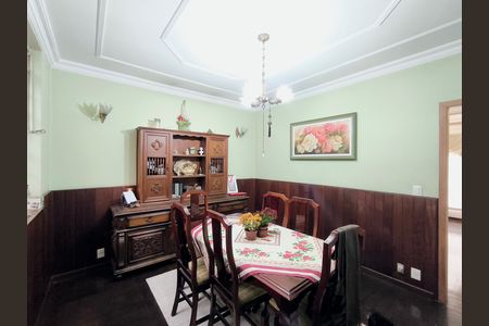 Casa à venda com 381m², 3 quartos e 3 vagas Casa à venda com 381m², 3 quartos e 3 vagasSala de Jantar