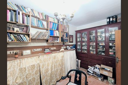 Casa à venda com 381m², 3 quartos e 3 vagas Casa à venda com 381m², 3 quartos e 3 vagasEscritório