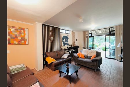 Casa à venda com 381m², 3 quartos e 3 vagas Casa à venda com 381m², 3 quartos e 3 vagasSala 2