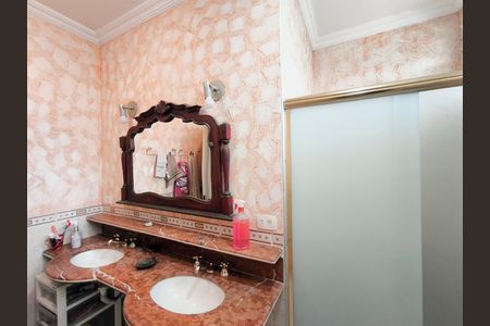 Casa à venda com 381m², 3 quartos e 3 vagas Casa à venda com 381m², 3 quartos e 3 vagasBanheiro da Suíte