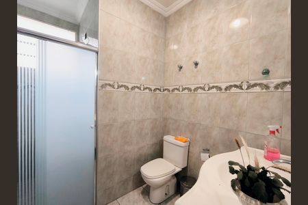 Casa à venda com 381m², 3 quartos e 3 vagas Casa à venda com 381m², 3 quartos e 3 vagasBanheiro 2