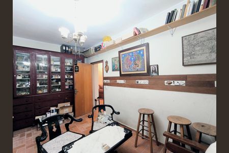 Casa à venda com 381m², 3 quartos e 3 vagas Casa à venda com 381m², 3 quartos e 3 vagasEscritório