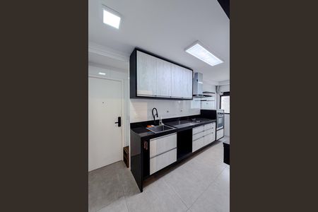 Apartamento para alugar com 114m², 3 quartos e 2 vagas Apartamento para alugar com 114m², 3 quartos e 2 vagasCozinha