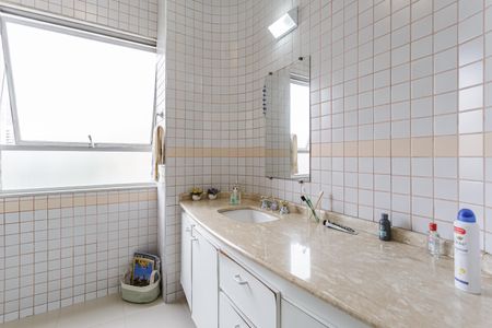 Apartamento para alugar com 125m², 3 quartos e 1 vaga Apartamento para alugar com 125m², 3 quartos e 1 vagaBanheiro Social