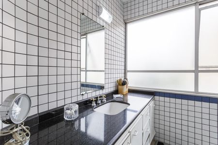 Apartamento para alugar com 125m², 3 quartos e 1 vaga Apartamento para alugar com 125m², 3 quartos e 1 vagaBanheiro da Suíte