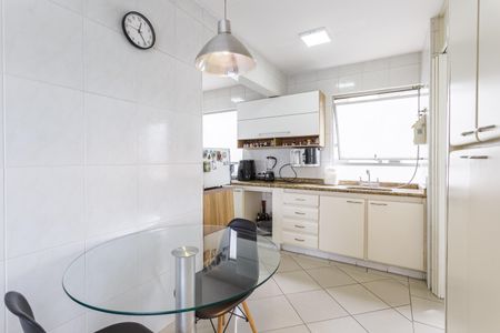 Apartamento para alugar com 125m², 3 quartos e 1 vaga Apartamento para alugar com 125m², 3 quartos e 1 vagaCozinha