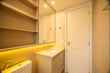 Apartamento para alugar com 175m², 3 quartos e 3 vagas Apartamento para alugar com 175m², 3 quartos e 3 vagasBanheiro da Suíte 1