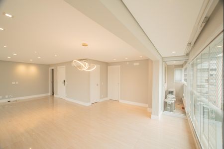 Apartamento para alugar com 175m², 3 quartos e 3 vagas Apartamento para alugar com 175m², 3 quartos e 3 vagasSala