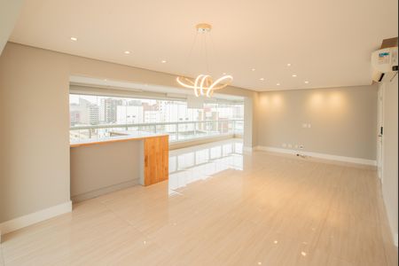 Apartamento para alugar com 175m², 3 quartos e 3 vagas Apartamento para alugar com 175m², 3 quartos e 3 vagasSala