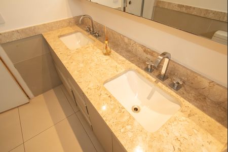 Apartamento para alugar com 175m², 3 quartos e 3 vagas Apartamento para alugar com 175m², 3 quartos e 3 vagasBanheiro da Suíte 3