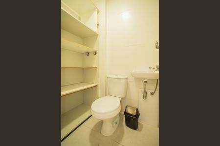 Apartamento para alugar com 175m², 3 quartos e 3 vagas Apartamento para alugar com 175m², 3 quartos e 3 vagasBanheiro de Serviço