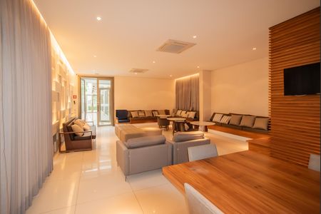 Apartamento para alugar com 175m², 3 quartos e 3 vagas Apartamento para alugar com 175m², 3 quartos e 3 vagasÁrea comum - Salão de festas