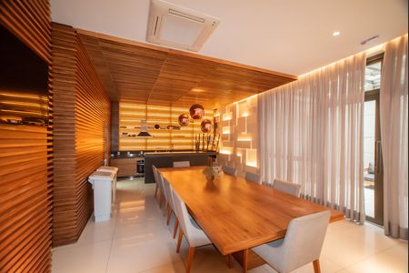 Apartamento para alugar com 175m², 3 quartos e 3 vagas Apartamento para alugar com 175m², 3 quartos e 3 vagasÁrea comum - Salão de festas