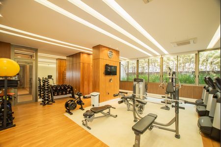 Apartamento para alugar com 175m², 3 quartos e 3 vagas Apartamento para alugar com 175m², 3 quartos e 3 vagasÁrea comum - Academia