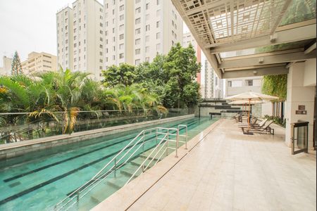 Apartamento para alugar com 175m², 3 quartos e 3 vagas Apartamento para alugar com 175m², 3 quartos e 3 vagasÁrea comum - Piscina