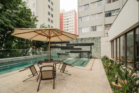 Apartamento para alugar com 175m², 3 quartos e 3 vagas Apartamento para alugar com 175m², 3 quartos e 3 vagasÁrea comum - Piscina