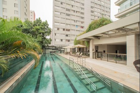 Apartamento para alugar com 175m², 3 quartos e 3 vagas Apartamento para alugar com 175m², 3 quartos e 3 vagasÁrea comum - Piscina