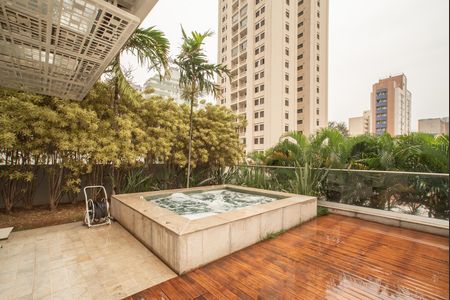 Apartamento para alugar com 175m², 3 quartos e 3 vagas Apartamento para alugar com 175m², 3 quartos e 3 vagasÁrea comum - Hidromassagem