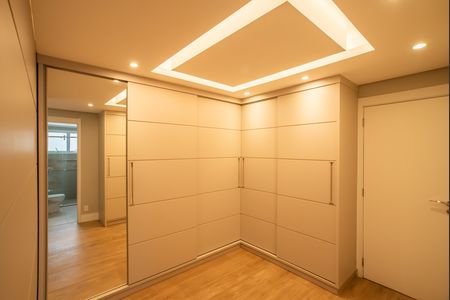 Apartamento para alugar com 175m², 3 quartos e 3 vagas Apartamento para alugar com 175m², 3 quartos e 3 vagasSuíte 3 - Closet
