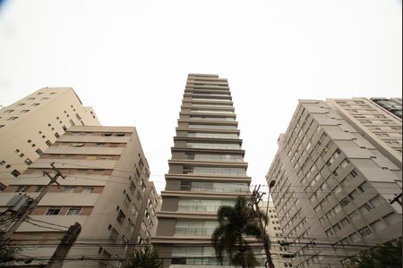 Apartamento para alugar com 175m², 3 quartos e 3 vagas Apartamento para alugar com 175m², 3 quartos e 3 vagasFachada
