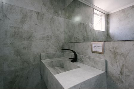 Apartamento à venda com 53m², 2 quartos e 1 vaga Apartamento à venda com 53m², 2 quartos e 1 vagaBanheiro