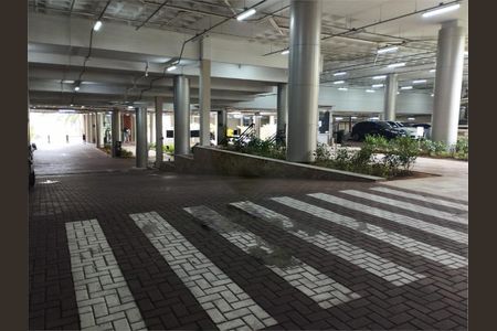 Apartamento à venda com 68m², 2 quartos e 1 vaga