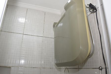 Banheiro de kitnet/studio para alugar com 1 quarto, 15m² em Jardim Irapiranga, Embu das Artes