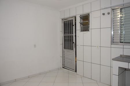 Cozinha/Quarto de kitnet/studio para alugar com 1 quarto, 15m² em Jardim Irapiranga, Embu das Artes
