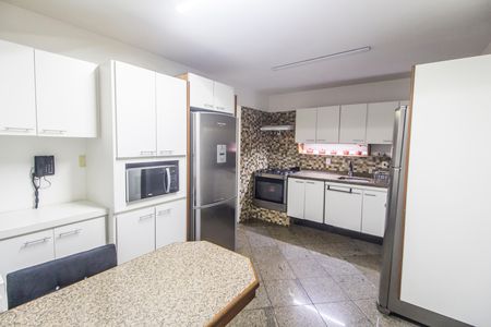 Apartamento à venda com 167m², 4 quartos e 2 vagas Apartamento à venda com 167m², 4 quartos e 2 vagasCozinha