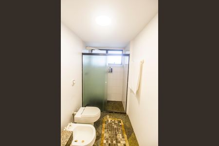 Apartamento à venda com 167m², 4 quartos e 2 vagas Apartamento à venda com 167m², 4 quartos e 2 vagasBanheiro 2