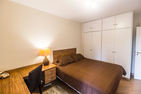 Apartamento à venda com 167m², 4 quartos e 2 vagas Apartamento à venda com 167m², 4 quartos e 2 vagasQuarto 2